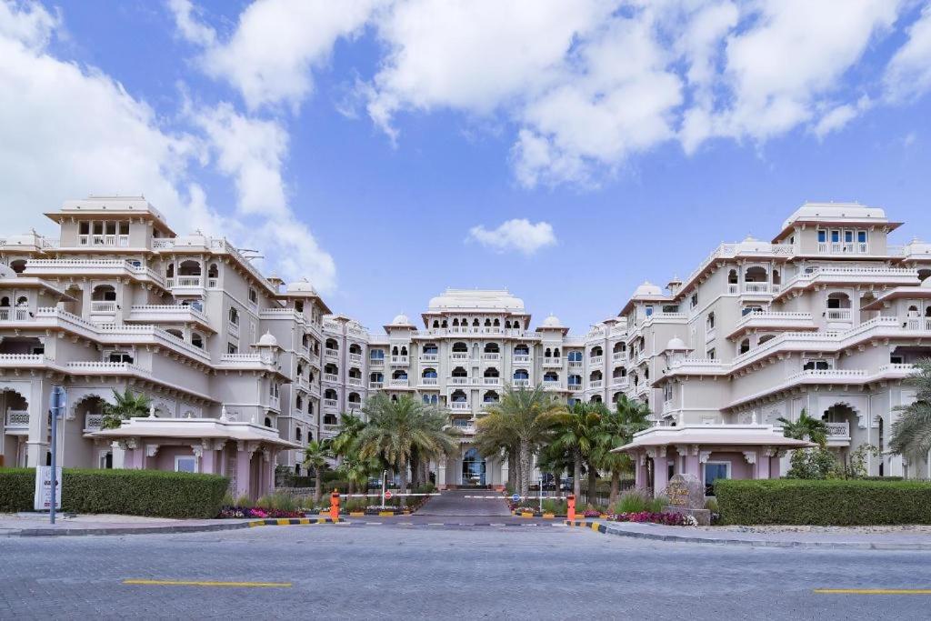هتل رویال کلاب بای آر وی اچ آر، گراندور ریزیدنس کرسن پالم جومیرا - Royal Club By RVHR, Grandeur Residence Crescent Palm Jumeirah