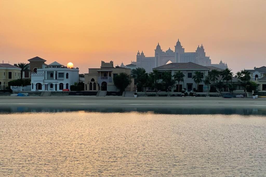 هتل ویلا کینتا آن پام جمیرا - 5 بی آر + کیدز روم - Villa Quinta on Palm Jumeirah - 5 BR + kids room