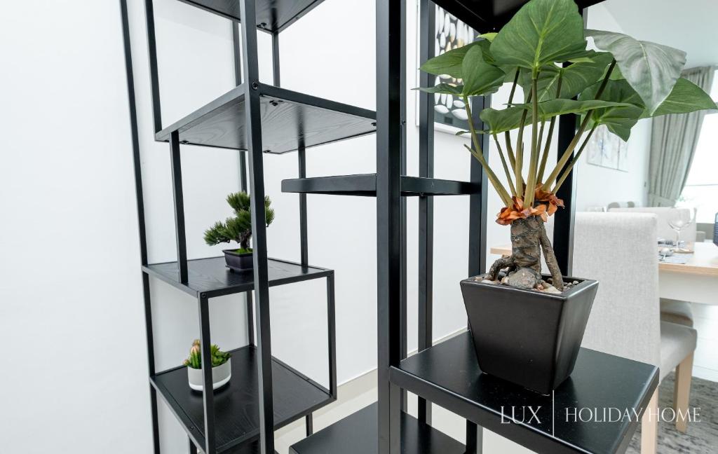 هتل لاکس آپولنت آیلند سوئیت 6 برج ویو - LUX Opulent Island Suite 6 Burj View