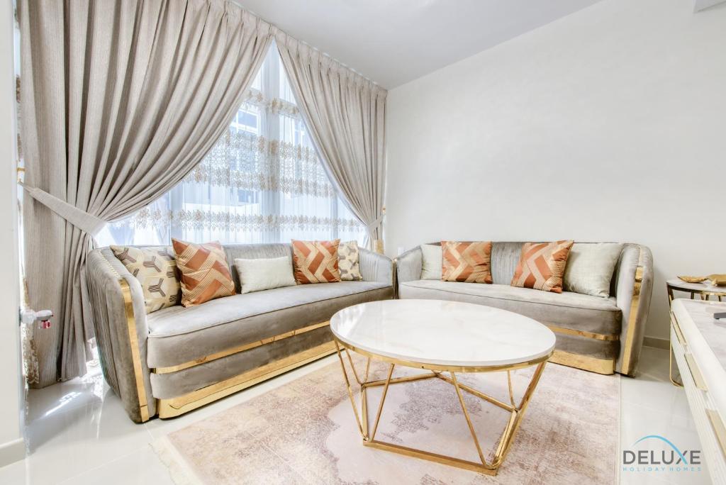 هتل کالم 3 بی آر تاون هاوس ات دامک هیلز 2 دبی لند بای دلاکس هالیدی هومز - Calm 3BR Townhouse at Damac Hills 2 Dubailand by Deluxe Holiday Homes
