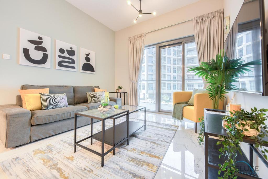 هتل اسناگ 1BR ات مگ 520 دبی ساوت بای دلاکسی هالیدی هومز - Snug 1BR at MAG 520 Dubai South by Deluxe Holiday Homes