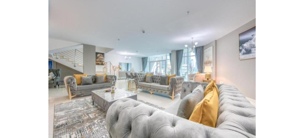 هتل لاکشریوس فور-بدرووم دوپلکس ویلا آپارتمان نیار جی بی آر - Luxurious 4-Bedroom Duplex VILLA Apartment near JBR
