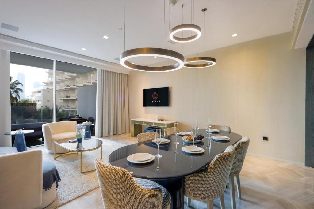 هتل فايو پالم - رزيدنشال 2 بي آر سوئيت ويد پرادايت بيچ - ليوبي ان بي - Five Palm - Residential 2 BR Suite with Private Beach -Livbnb