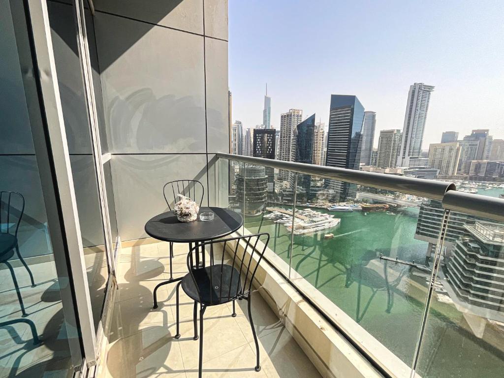 هتل های‌گستس - اینکریدیبل آپارتمان ات د تاپ اف دبی مارینا - HiGuests - Incredible apartment at the top of Dubai Marina