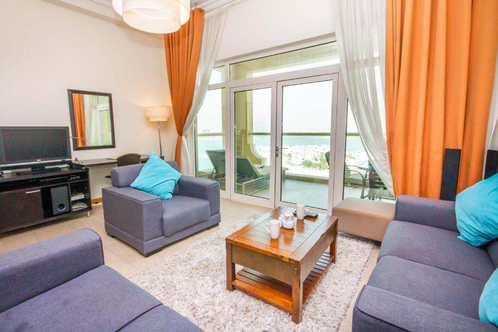 هتل بیسکپ هالیدی هومز - پام جمیرا - 1 بد روم سی ویو ویت پول اند بیچ اکسس، ال حسیری - Bespoke Holiday Homes - Palm Jumeirah- 1 Bedroom Sea View with Pool & Beach Access, Al Haseer