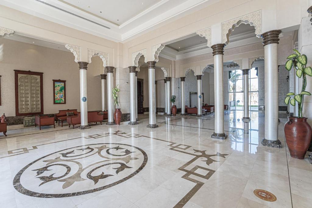 هتل های گستس - لکسوریوس وان بی آر این پالمز ویت پرایوت بیچ اکسس - HiGuests - Luxurious 1BR in Palms with Private Beach Access