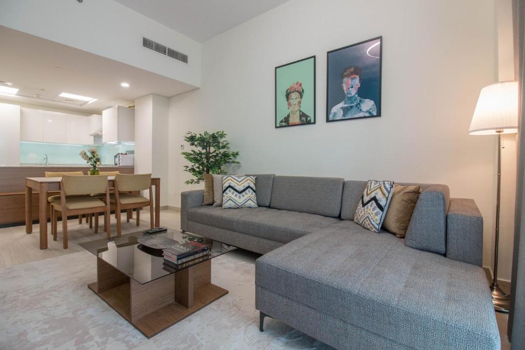 هتل این هلث‌کر سیتی، نیلی فرنیشد، 1 بی آر آزی زی علیا - In Healthcare City, Newly Furnished, 1BR Azizi Aliyah