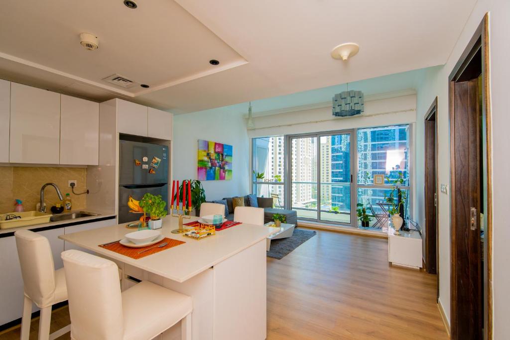 هتل فول آپارتمان در دبی مارینا، هشتاد متر از بیچ - Full Apartment in Dubai Marina,80m from beach
