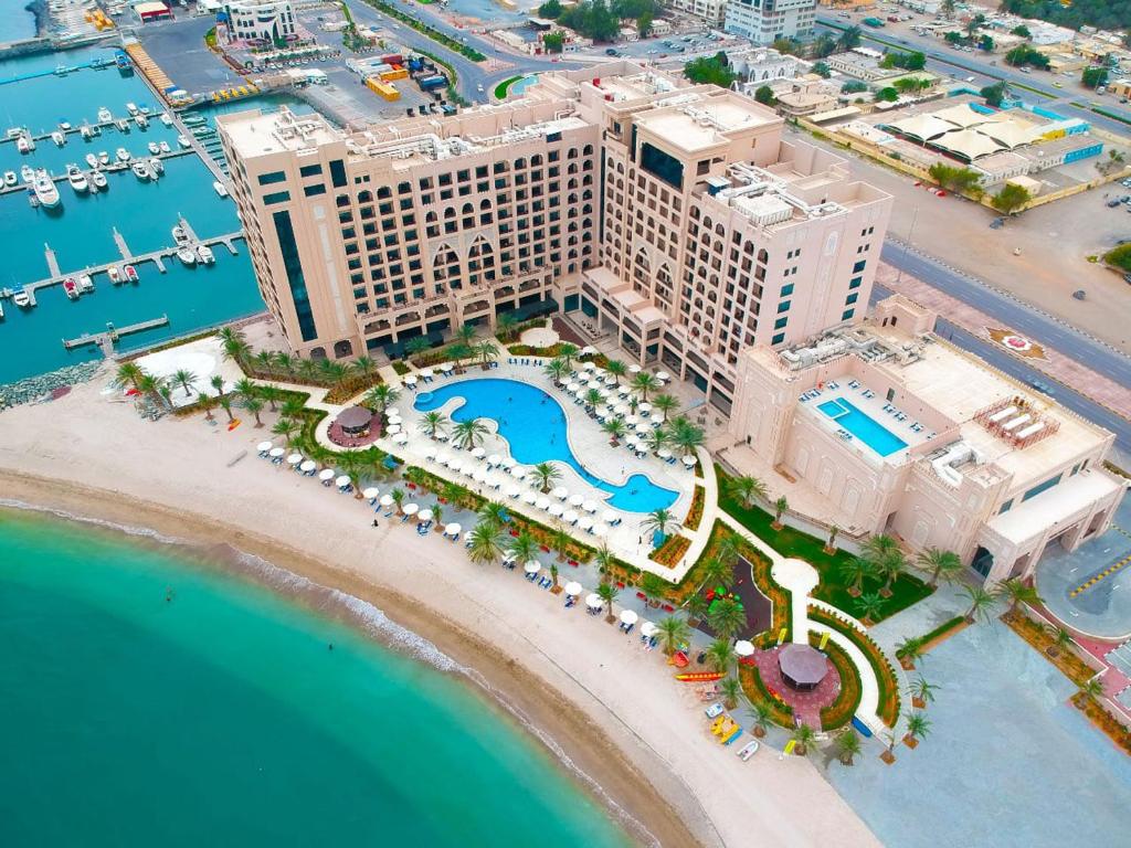 هتل ال باعَر هوتِل اند ریزورت Al Bahar Hotel & Resort