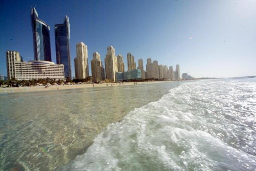 هتل دو بی ار بیچ فرانت سی ویو - 2BR Beach front Sea View