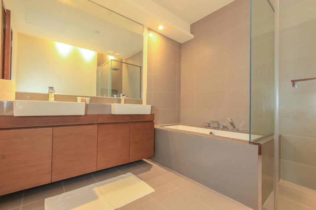 هتل لارجست 2BR فمیلی سوئیت و میدز روم، سیتی واک - Largest 2BR Family Suite w Maid's Room, City Walk