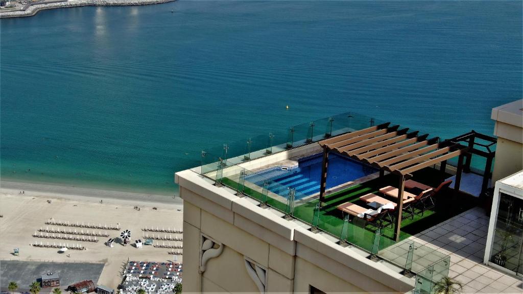 هتل دبی جی بی آر آماز پنت هاوس فرانت سی 5 پلاس 1 بد ر پرایوت کلایمتایزد پول - Dubai JBR Amaz Penthouse front sea 5 plus 1 Bdr private Climatized pool