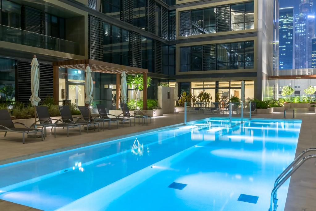 هتل فام لیوینگ - سیتی واک - اوربن استیکیشنز - FAM Living - City Walk - Urban Staycations