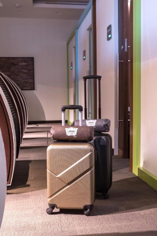 هتل اسلیپ ان فلای اسلیپ لوانج، ای-گیتس ترمینال 3 - ترانزیت اونلی - sleep 'n fly Sleep Lounge, A-Gates Terminal 3 - TRANSIT ONLY