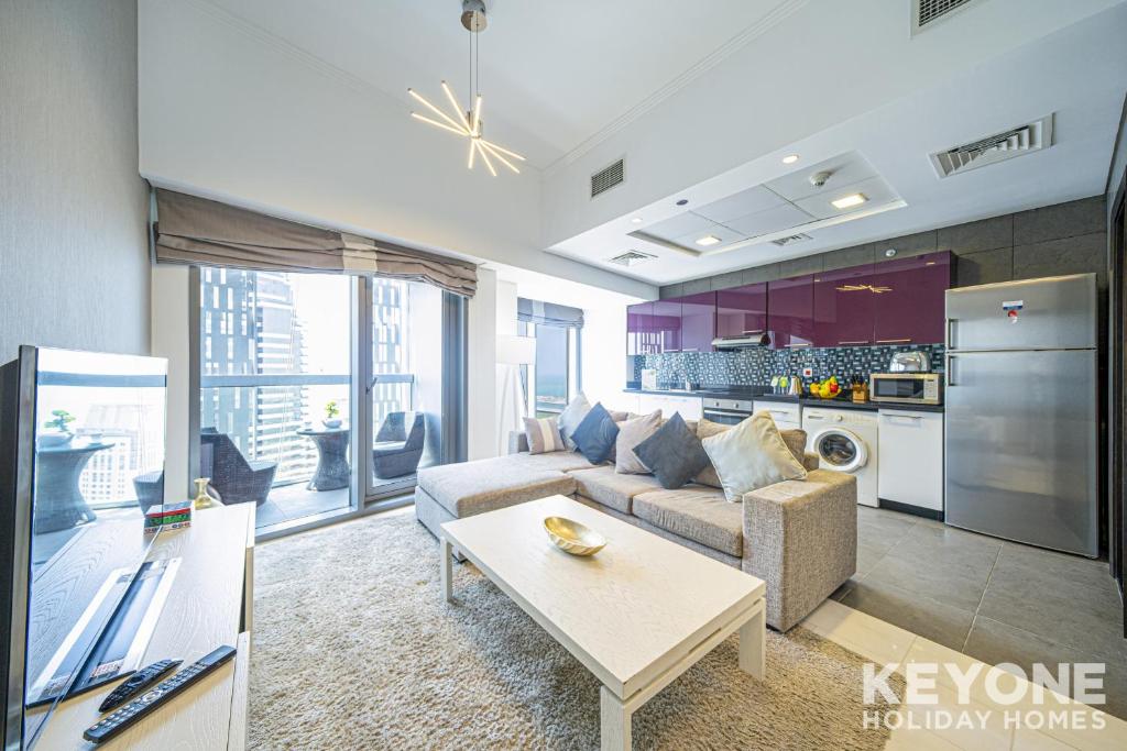 هتل لاویش وان بدروم ویت امیزینگ سان دک اند پول - Lavish One Bedroom with Amazing Sun Deck & Pool