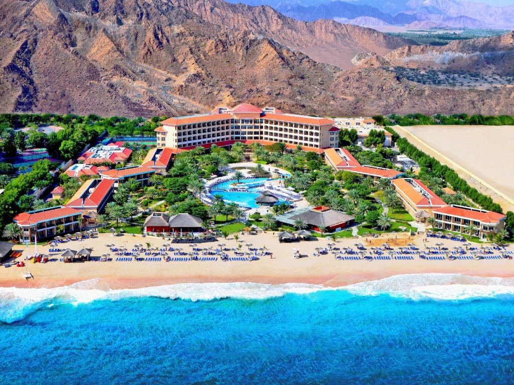 هتل فوجیره روتانا ریزورت اند اسپا - ال اقاه بیچ - Fujairah Rotana Resort & Spa - Al Aqah Beach