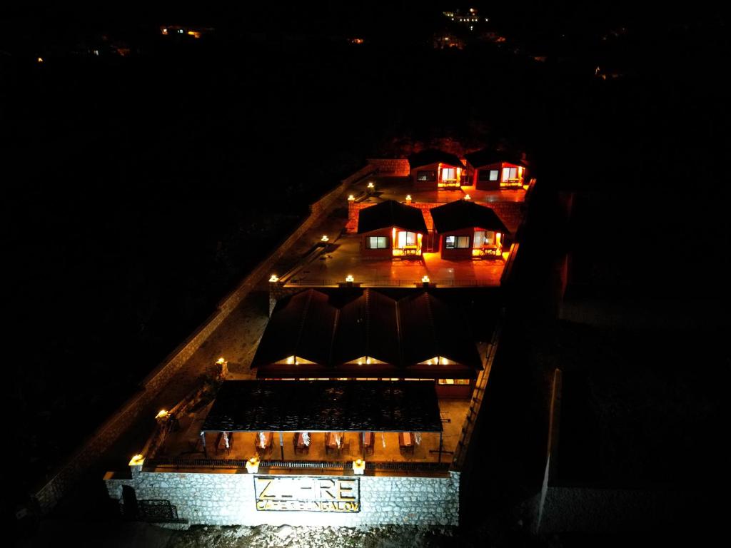 هتل زوه ر کافه بانگالو Zūhre Cafe Bungalow