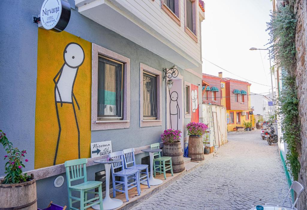 نیرونا هتل - Nirvana Hotel
