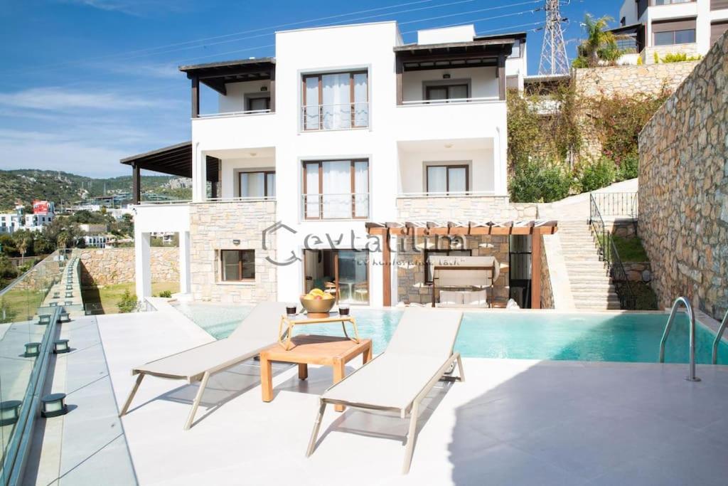 هتل ویلا کاسل بای اوی تاتیلیم Villa Castle by EvTatilim