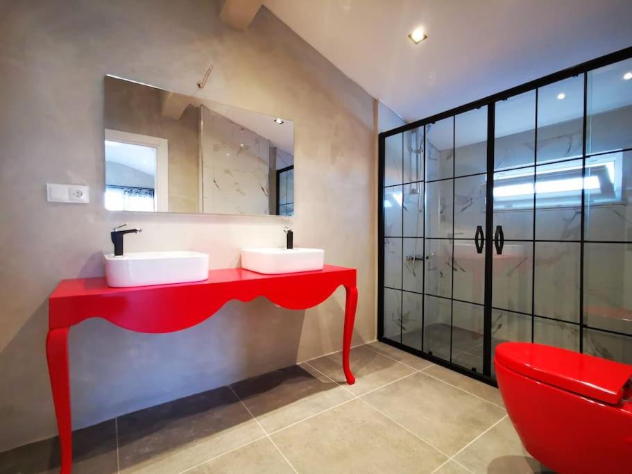 هتل رد اف30 قرمز، مدرن تاسارımlı ویلا Red F30 Kırmızı,Modern Tasarımlı Villa