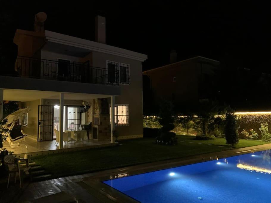 هتل شیله کمبابا دا اوزل هاوز تمامِن مستکِل ویلا Şile Kumbaba'da Özel Havuz Tamamen müstakil Villa