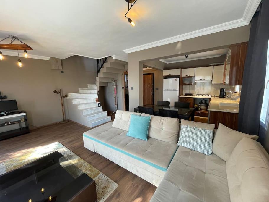 هتل مرکزده دنیزه 5 دیکا ویلا Merkezde denize 5 dakika villa