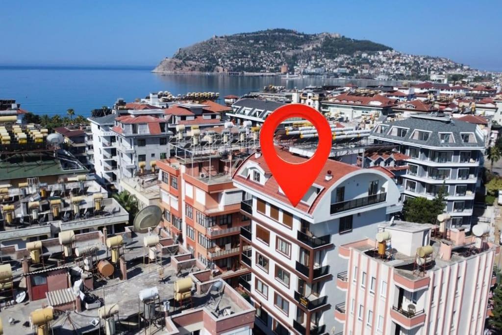 هتل دنیزه چوک یاخین. سیفیر بنا - Denize çok yakın. Sıfır bina