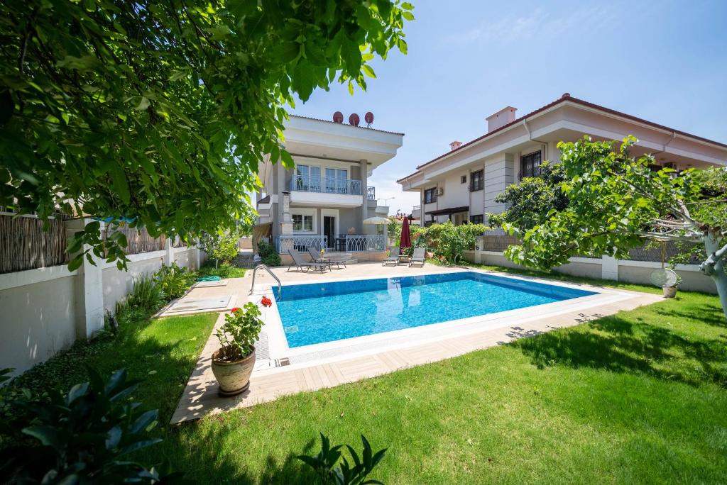 هتل ویلا پویرز - Villa Poyraz