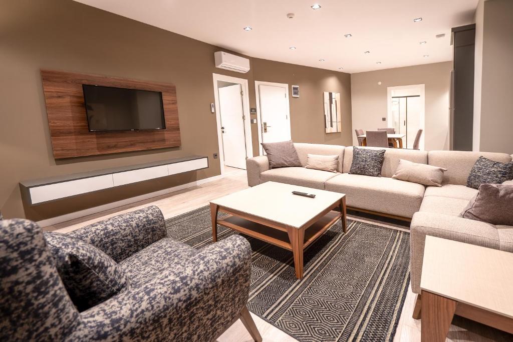 هتل ورولا سیتی سوئیتس Verula City Suites