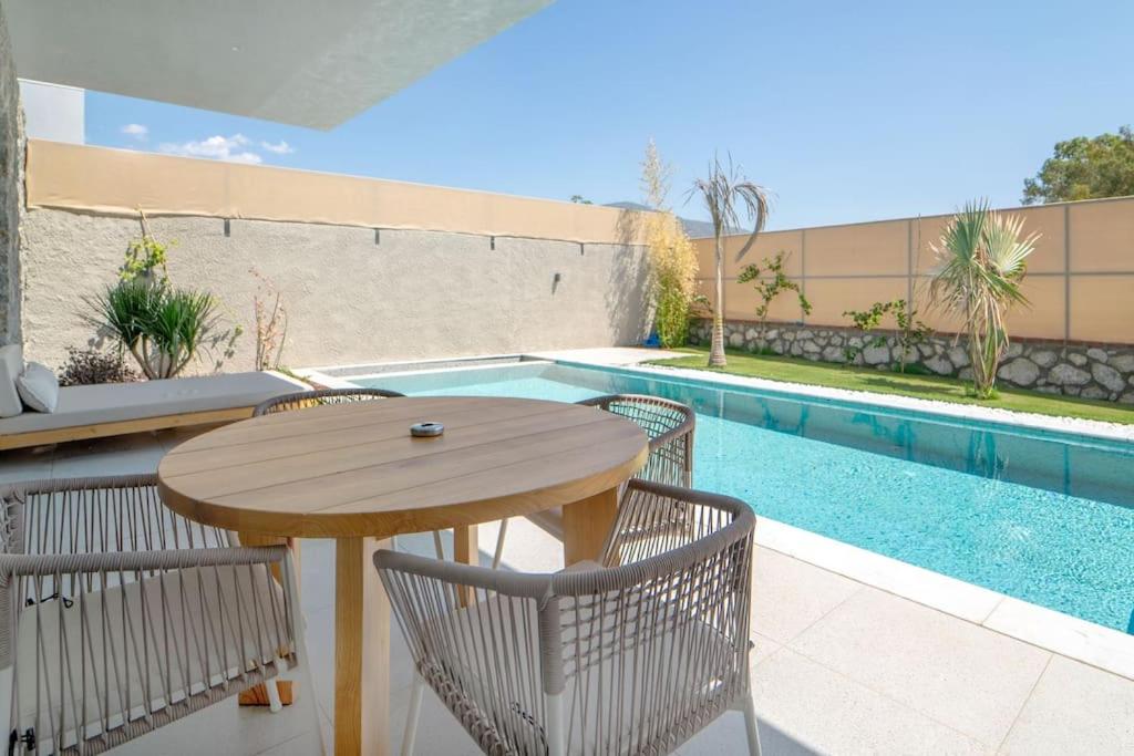هتل ویوهوسز 6- لاکچری پرایوت کُرونکلِ اوزل هاووزلو - Viohouses 6- Luxury Private Korunaklı Özel Havuzlu