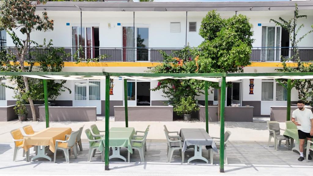هیل ساید آپارت هتل - Hillside Apart Hotel