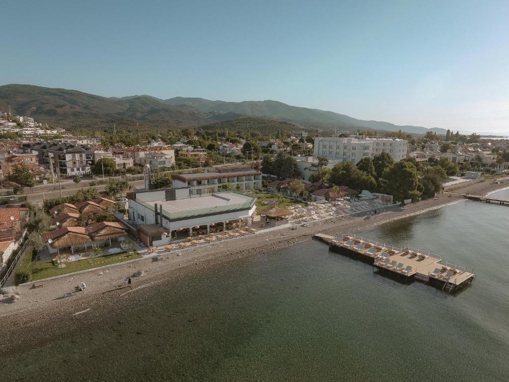 گلن هتل اند بیچ Glenn Hotel & Beach