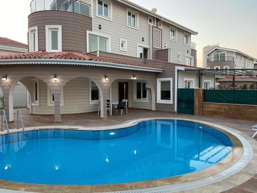 هتل بلو هومز گرند ویلاس BlueHomes Grand Villas