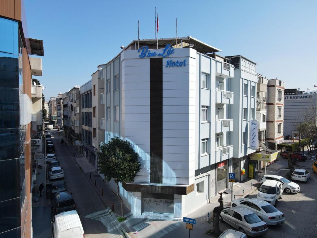 بلو لایف هتل Blue Life Hotel