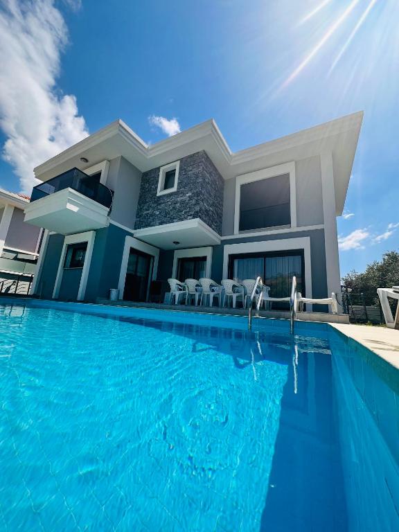 هتل ویلا سیلور ای - Villa Silver A