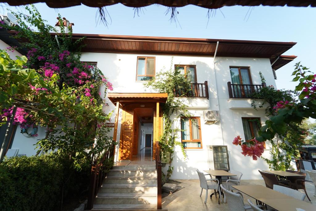 اکیاکا نهیر بوتیک هتل Akyaka Nehir Butik Otel