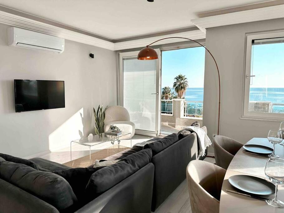 هتل کلیوپاترا بیچ ال تروولی یونیک سی ویو - Cleopatra Beach l Truly Unique Sea View