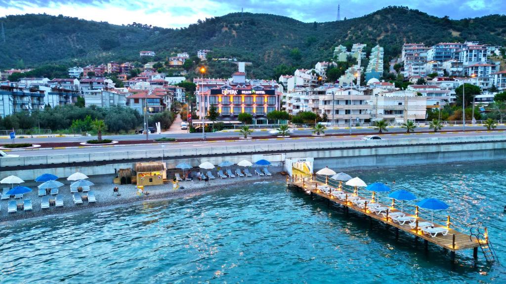لوپرا بیچ هتل - Lopera Beach Hotel