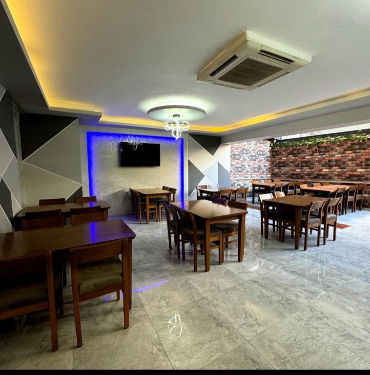 موجو هتل mojo otel