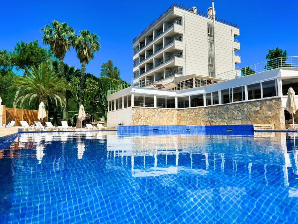 هتل ذ نیکس هوتل پاتارا بیچ - THE NIX HOTEL PATARA Beach