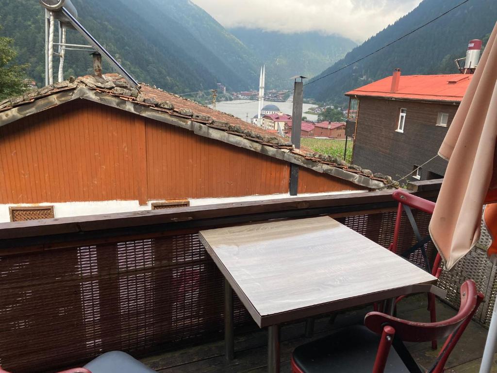 هتل وودِن اوچِنَا این اوزون‌گُل WOODEN OCHENA in UZUNGÖL