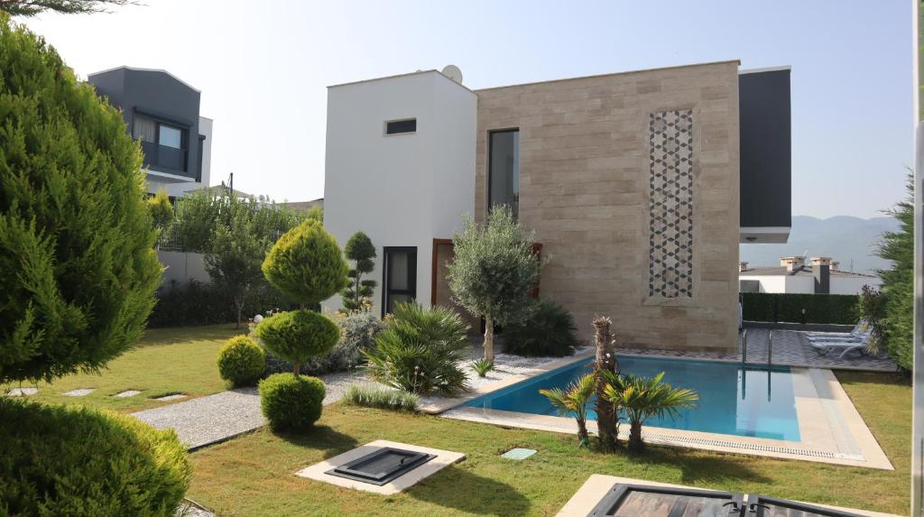 هتل ویلا دریم کوش آداسی پول - گاراژ Villa Dream Kuşadası Pool- Garage