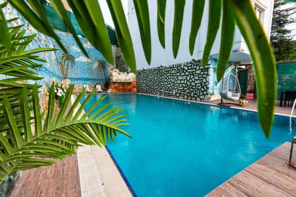 لایف پول سوئیت هتل LİFE POOL SUİTE HOTEL
