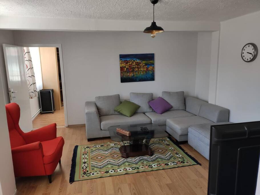 هتل ا پیسفول تراس ات د هارت اف آنکارا - A Peacefull Terrace at the heart of Ankara