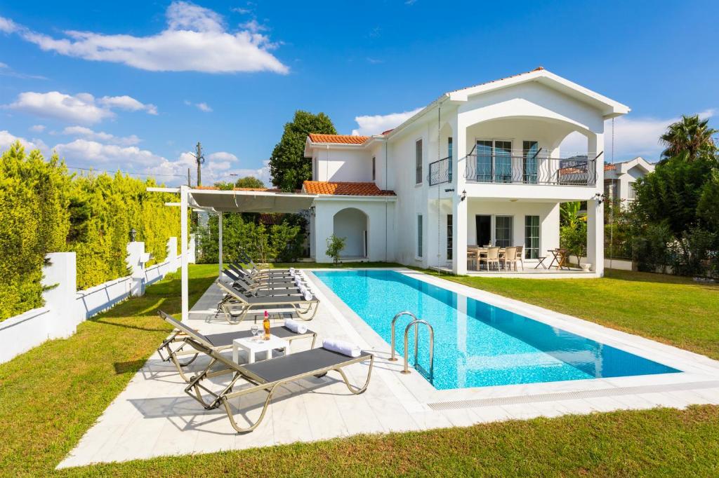 هتل ویلا کریستال Villa Crystal