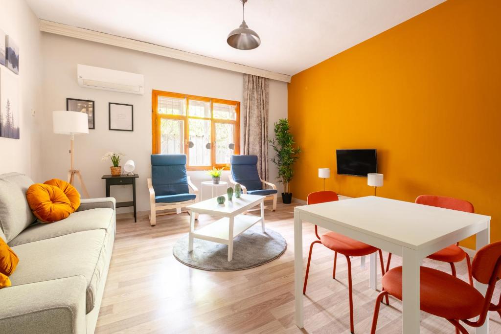 هتل چارمینگ فلت و گاردن 5 دقیقه تا بیچ در کمر - Charming Flat w Garden 5 min to Beach in Kemer