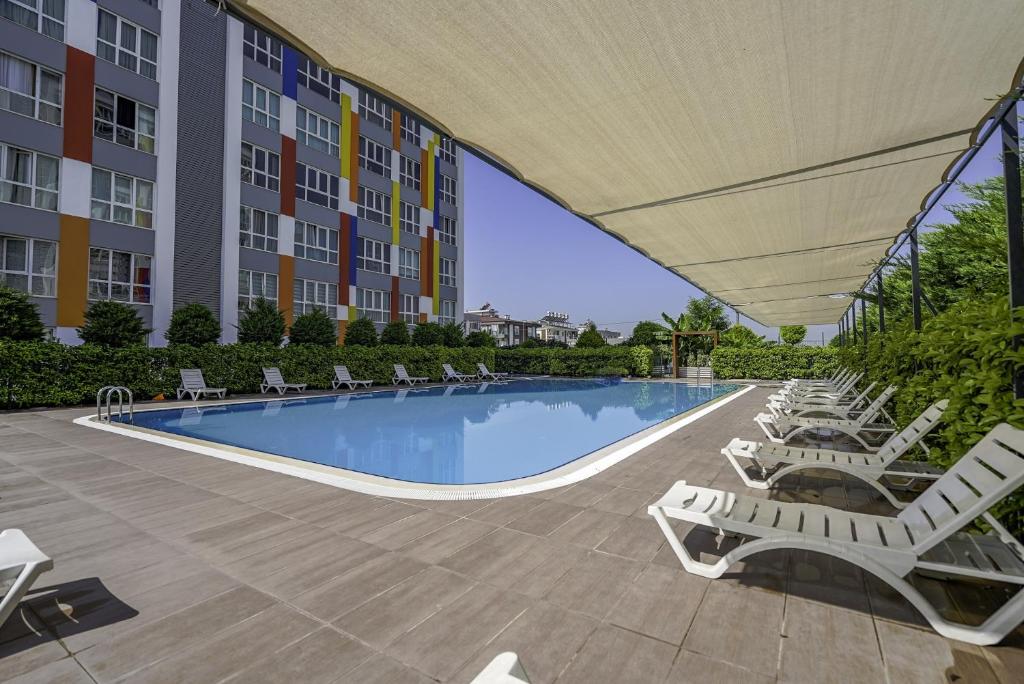 هتل رزدنس و شرد پُل 3 مین تو مال آف آنتالیا Residence w Shared Pool 3 min to Mall of Antalya