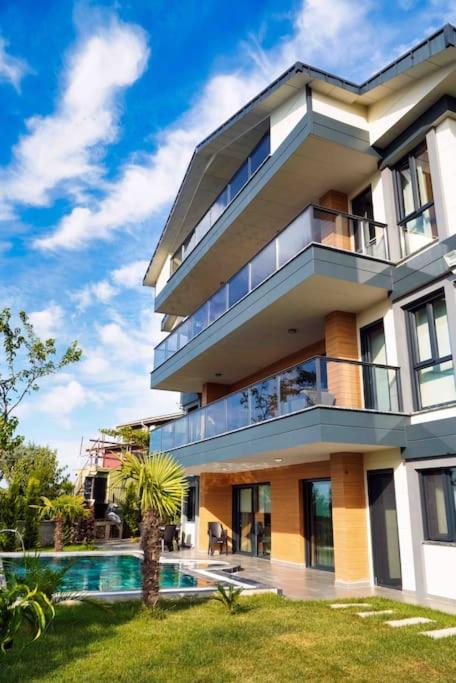 LUXURY VILLA FOUR FOURLEX (YALOVA)