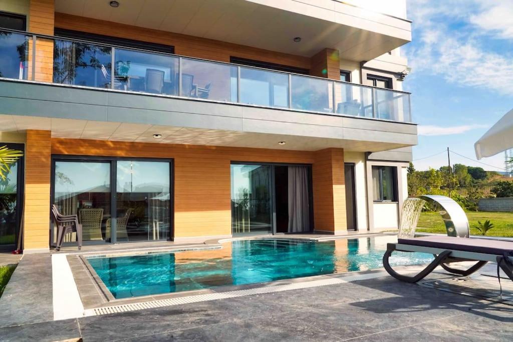 LUXURY VILLA FOUR FOURLEX (YALOVA)