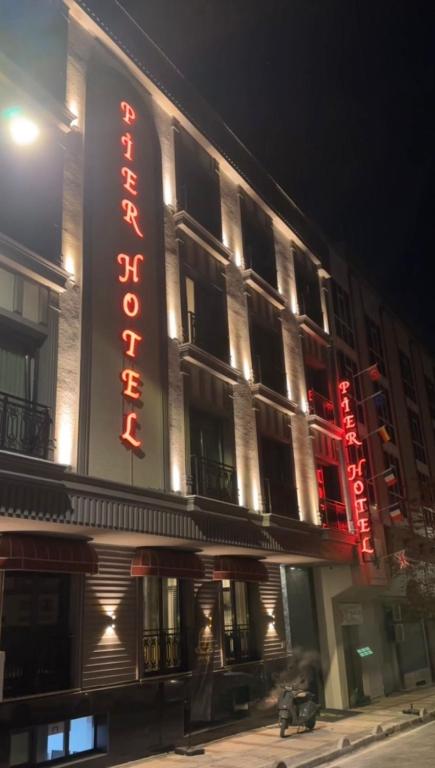 پیر هتل - Pier Hotel